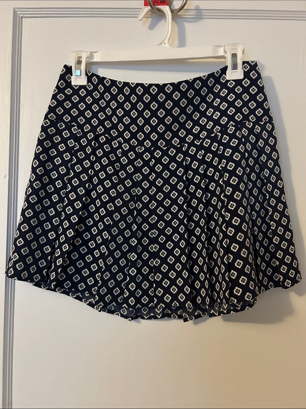 Navy Blue Floral Patterned Pleated Mini Skirt